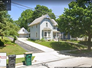624 Madison St, Waukesha, WI 53188
