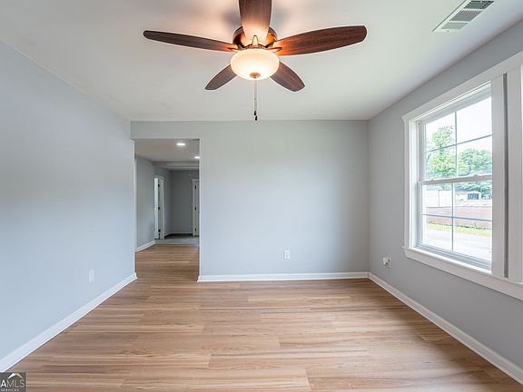 4th image of 481 W Currahee St