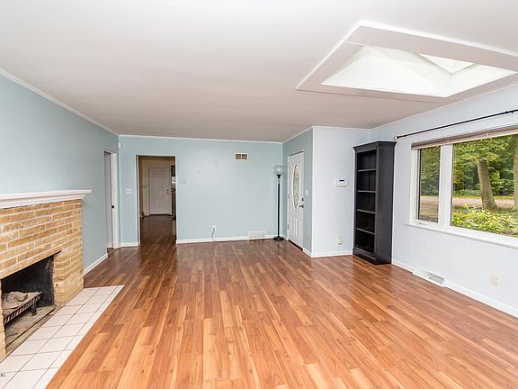 3rd image of 1455 Waukazoo Dr