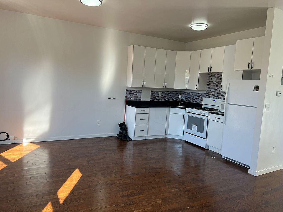1st image of 1604 Van Buren St #2