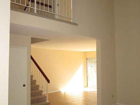 3rd image of 6913 Schilling Ave