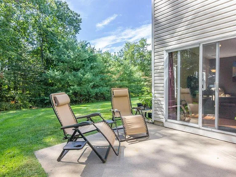 1 Saratoga Ct — Photo 26