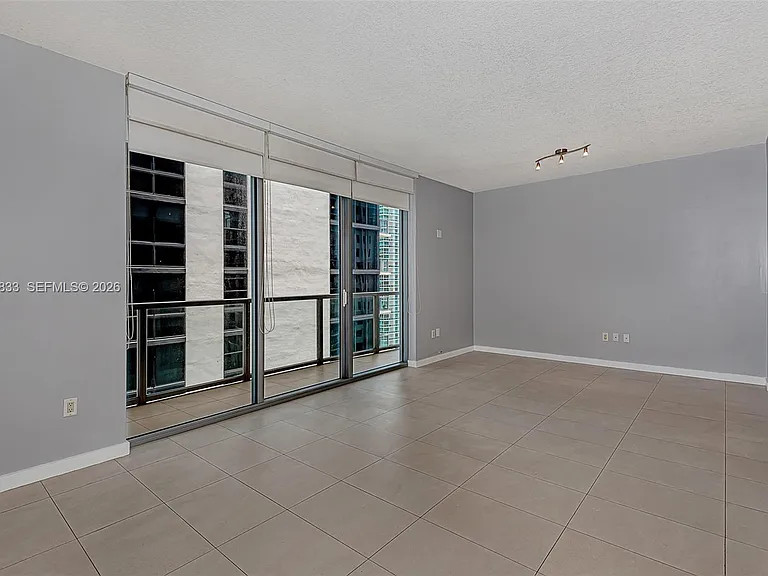 1050 Brickell Ave #2822 — Photo 3