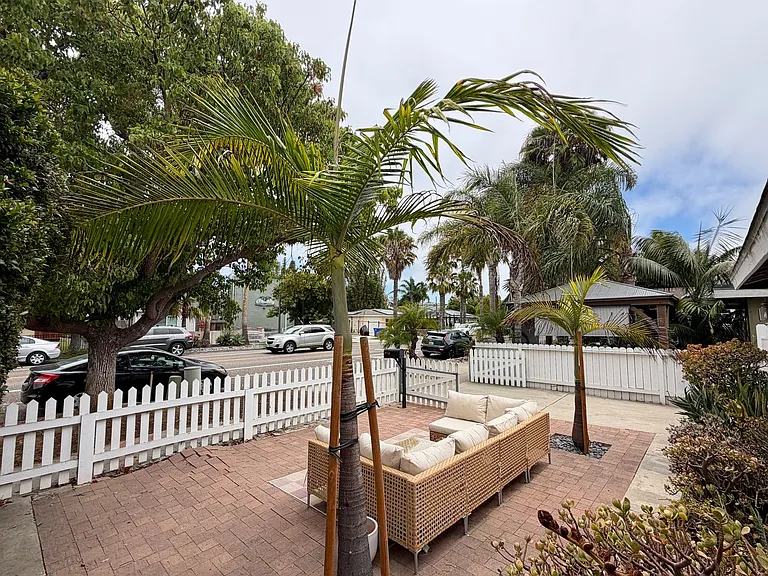 3359 Roosevelt St — Photo 4