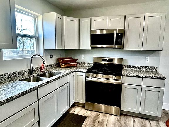 3rd image of 2048 Center St