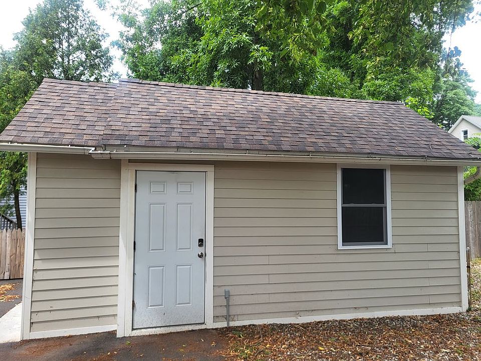 2nd image of 22 Davis St #2