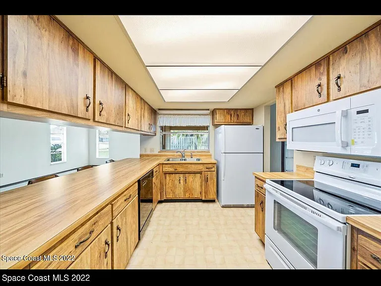 755 Verbenia Dr — Photo 12