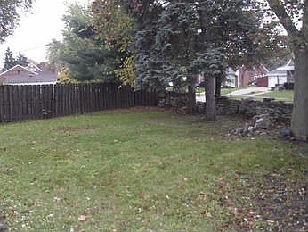 3rd image of 8291 Parkland