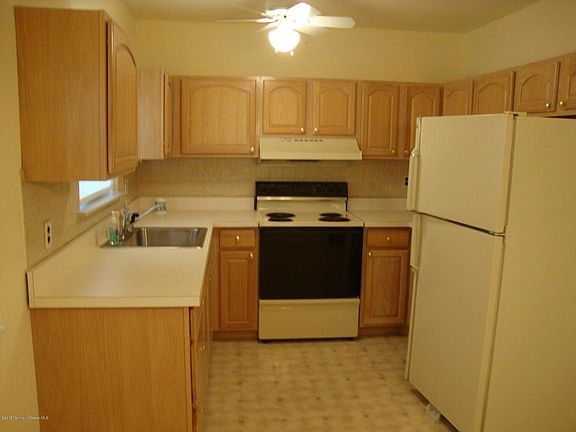 2nd image of 15B Wintergreen Ln