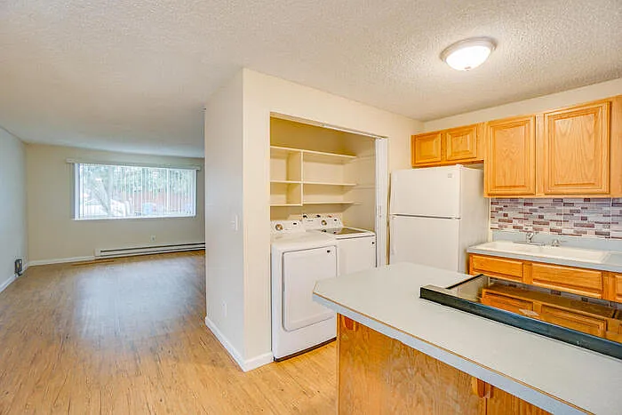 2915 E 33rd St #2915 — Photo 12