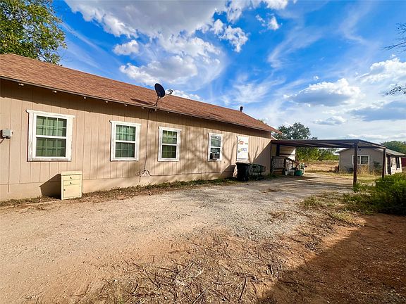 5th image of 211 Lucas Dr