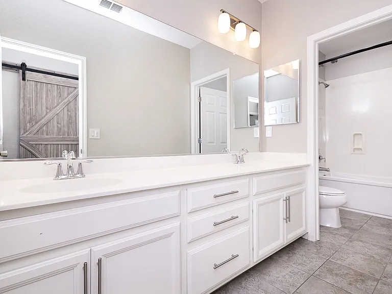 9733 Tribeca Dr — Photo 21
