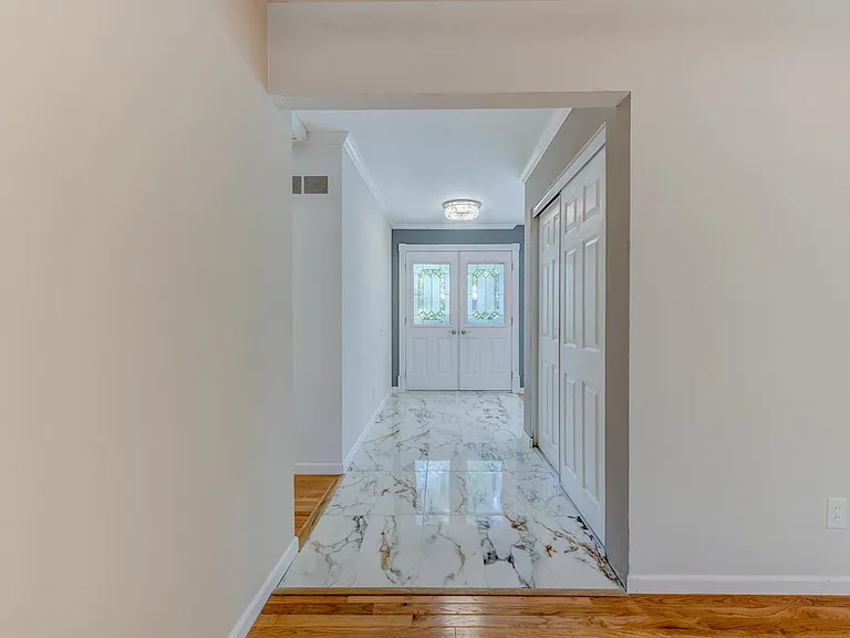 814 Fernview Dr — Photo 6