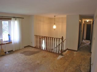 3426 Ridge Ct, Davenport, IA 52806