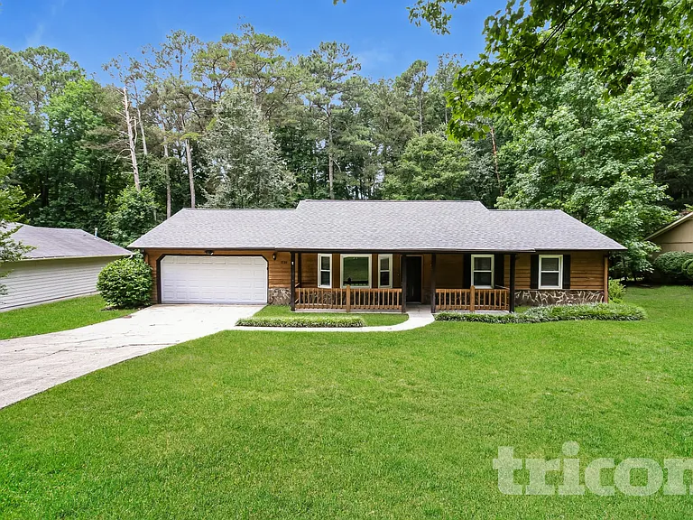 1731 Hidden Acres Dr SW — Photo 2