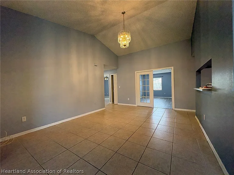 3928 Mendoza Ave — Photo 5
