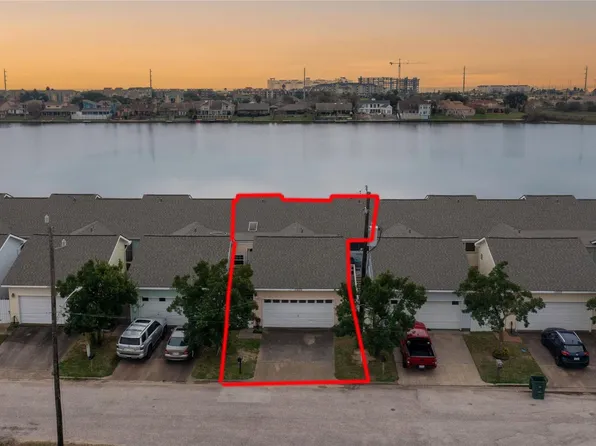 10429 Schaper Rd, Galveston, TX 77554