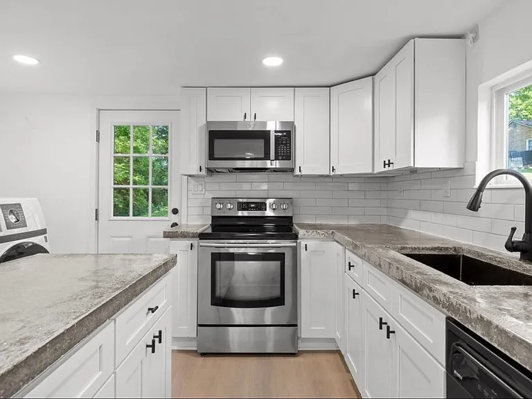 1510 Adams St — Photo 14