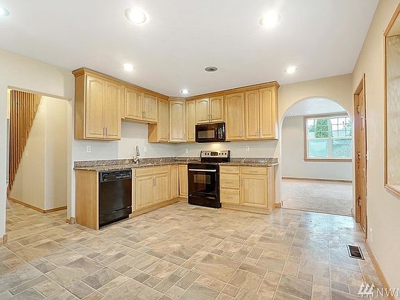 5th image of 611 Dundass Ave