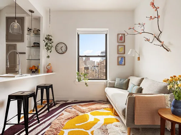 309 E Houston St #6B, New York, NY 10002