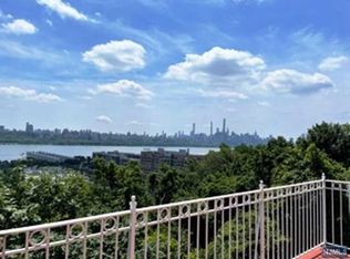 196 Cedar St APT 2B, Cliffside Park, NJ 07010