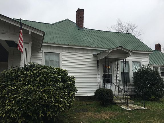 Side entrance to formal dining room
