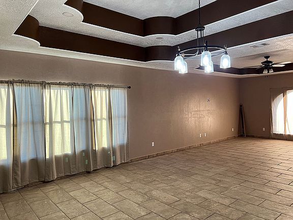 2nd image of 301 E Dakota Ave