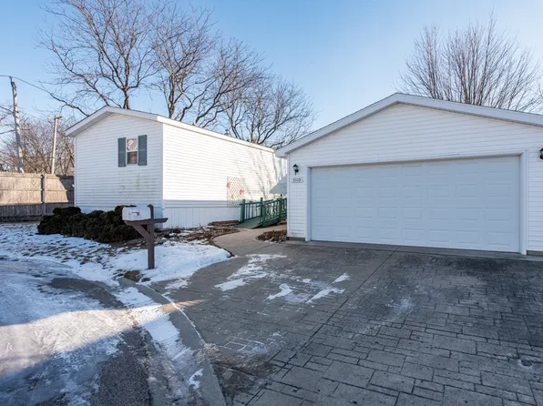 3109 Patricia Ln, Park City, IL 60085