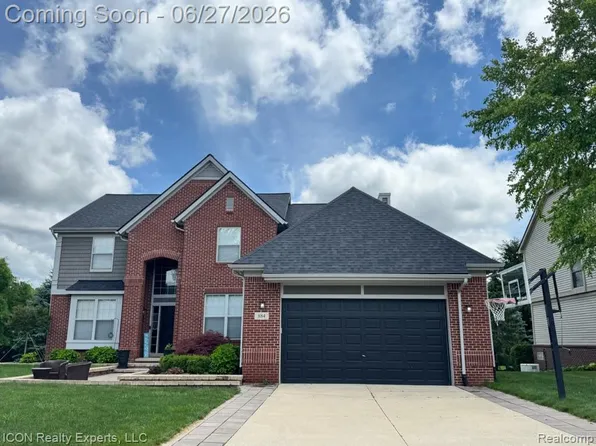 884 Grandview Dr, Commerce Township, MI 48390