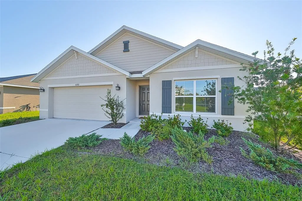 4 bed, 2.0 bath, 1846 sqft, $2,395 — Photo 2