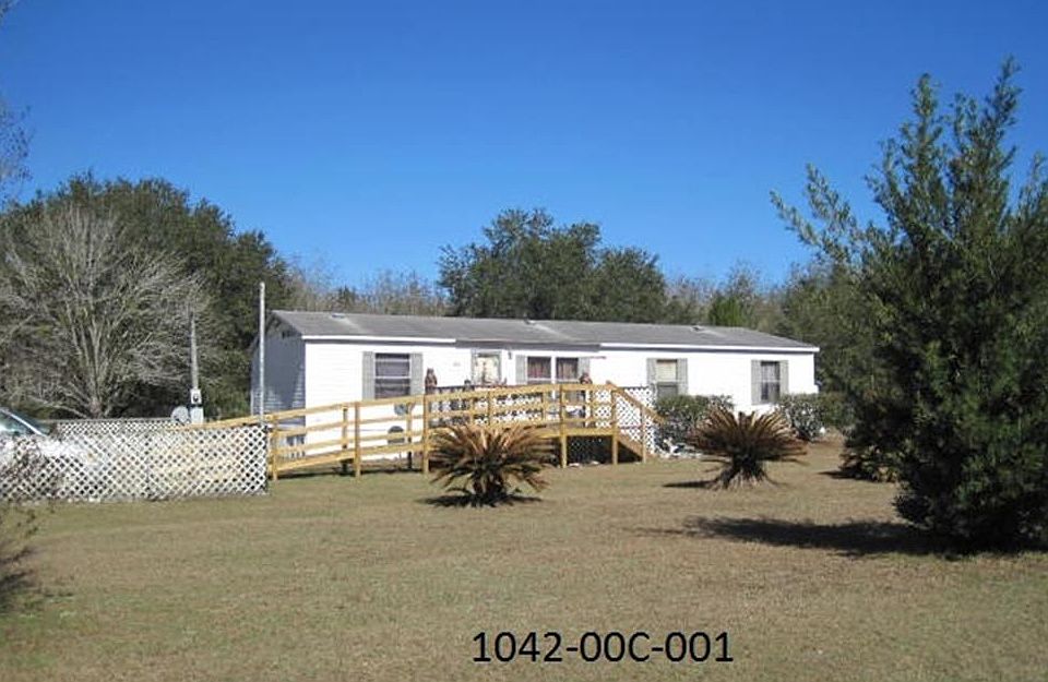 1st image of 213 NE Kel Ln