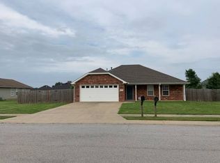 620 Washburn Dr, Pea Ridge, AR 72751