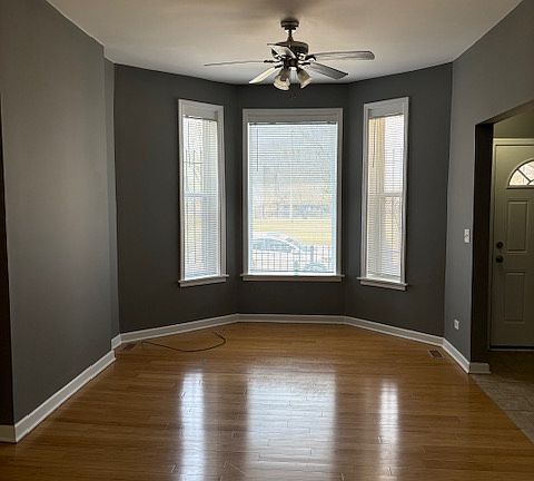 3rd image of 6219 S Marshfield Ave #1