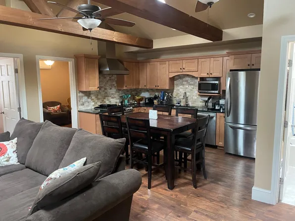 394 Pleasant St, Epping, NH 03042