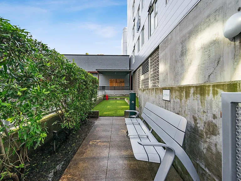 SouthLakeUnion_amenity_pet park