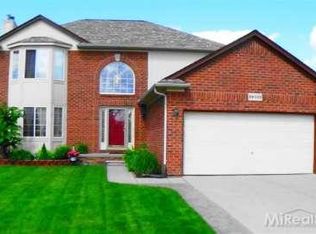 29133 Bay Pointe Dr, Chesterfield, MI