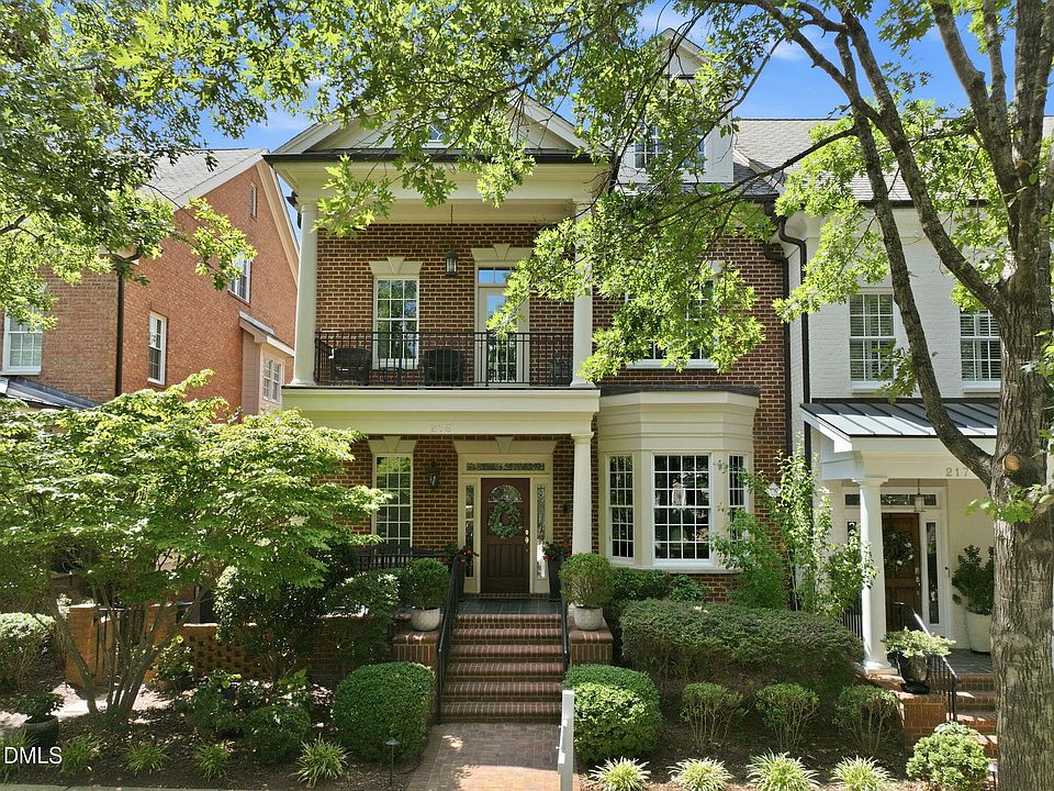 1st image of 215 Oval Park Pl