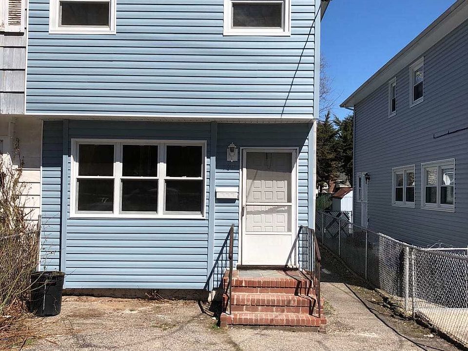 1st image of 135 Lamport Blvd