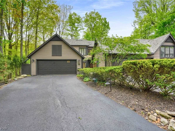 15 Hidden Vly, Rocky River, OH 44116