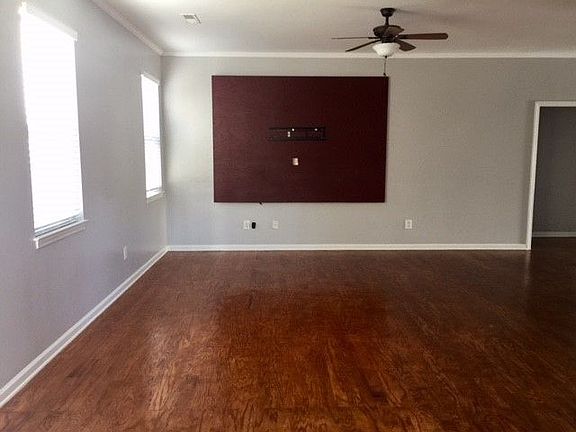4th image of 319 Coralstone Ct