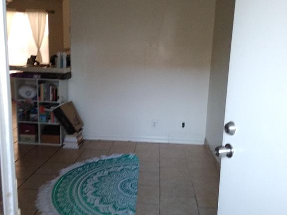 4th image of 4129 43rd St APT 2