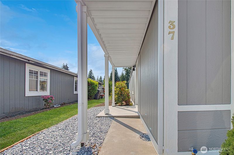 3rd image of 707 37th Street SE #37