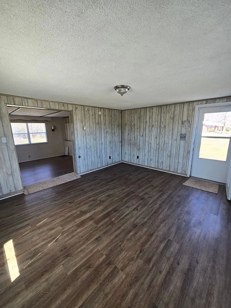 709 Jim Blake Rd — Photo 4