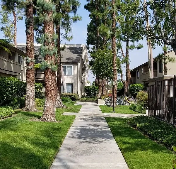 14101 Browning — Photo 21