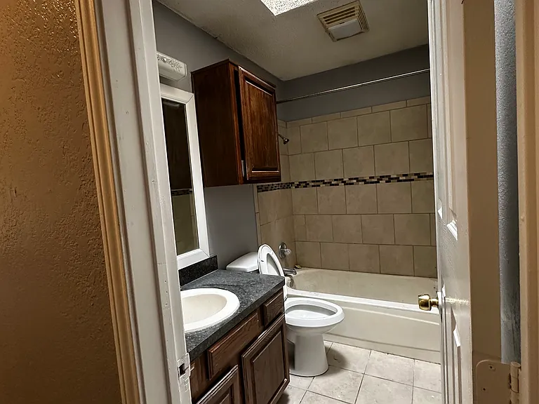 400 Allison Ln — Photo 11