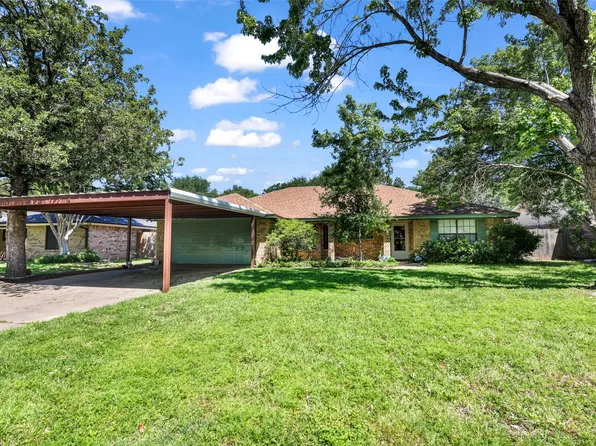 802 Holly Hill Rd, Mineral Wells, TX 76067