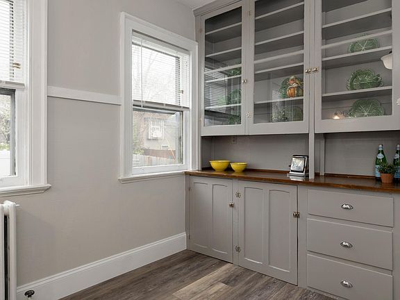5th image of 448 Norwood Ave #1