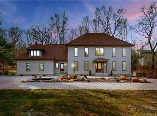 94 Clover Ln, Manchester, CT 06040