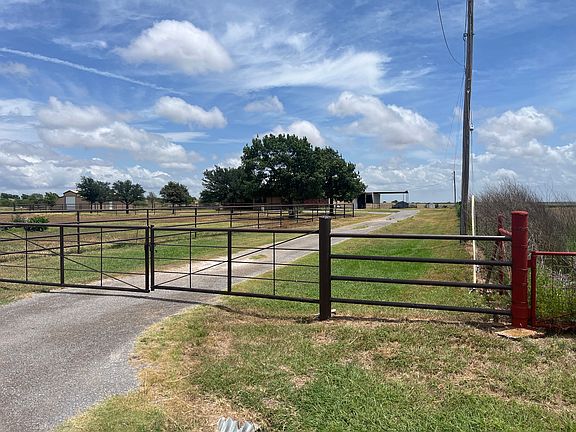 3rd image of 7766 Rogers Ln