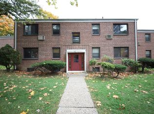 2 Lawrence Dr APT A, White Plains, NY